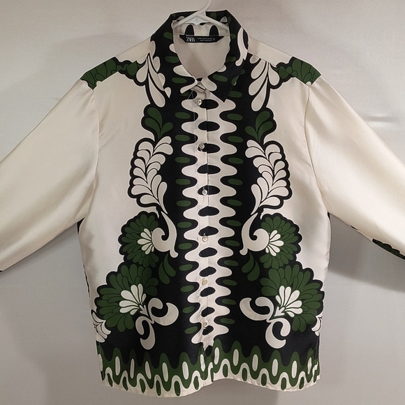 Zara Women's Medium White & Green Floral Button Down Shirt - Picture 4 of 9